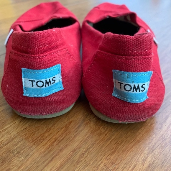 FREE TOMS Women's Classic Canvas Red Slip-on Shoe Size 7.5 - Picture 10 of 13